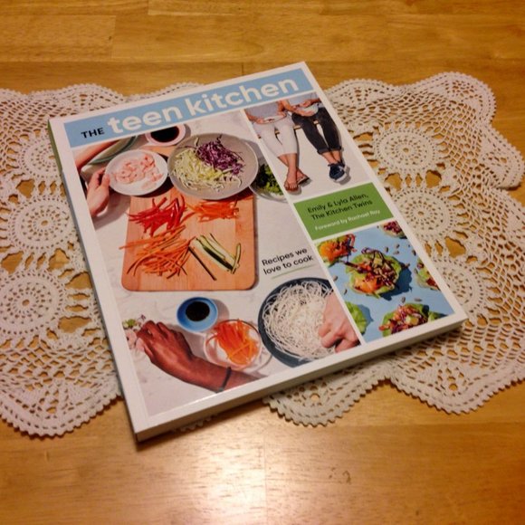 New Teen Kitchen Cookbook - Picture 1 of 10